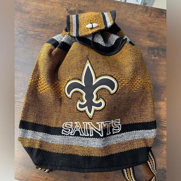 ⚜️ Saints Poncho Backpack ⚜️ - Handbag NWOT - Picture 2 of 5